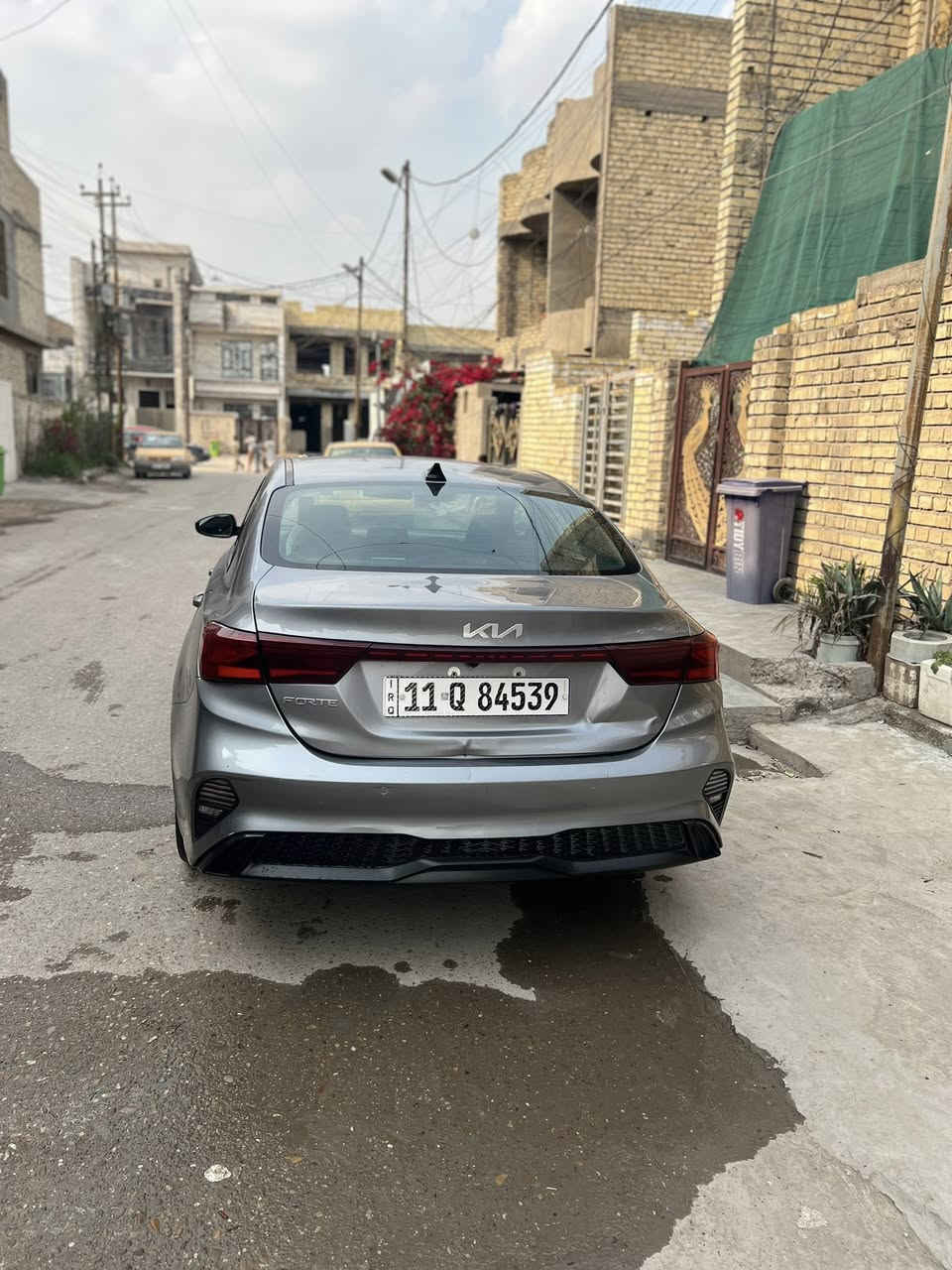 السلام عليكم للبيع كيا فورتي موديل2023 قطعه تبديل جاملغ ايمن مع ملاحضات موجوده بالصور مع ذكر الحادث الحادث داخل الصور باسمي ماداخله اي سونار   ماشيه 87كم محرك 2000دوش رادار تحديد مسار موصفات عاديه  تحكم ستيرن كأمره دواره 
السعر 150
للستفسار ***********
