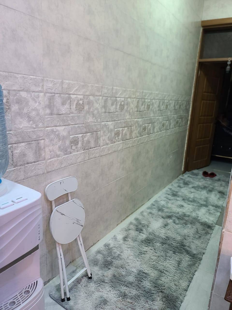 دار ١٠٠م للبيع بسعر ٢٠٠مليون فقط العنوان حي الجهاد ديوان المخابرات الواجه ٤نزال ٢٥ يحتوي على ثلاثة غرف نوم وصاله ومطبخ وخدمات للاستفسار *********** ابو يوسف
