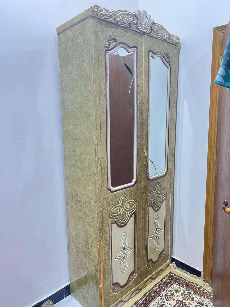 غرفة اخشاب نضيفه ومرتبه السعر 700 الف وبيها مجال لي يريدها يراسلني خاص او يتواصل وياي ع هاذه الرقم ..***********.. المكان السماوه 
مكلف بالنشر !!
