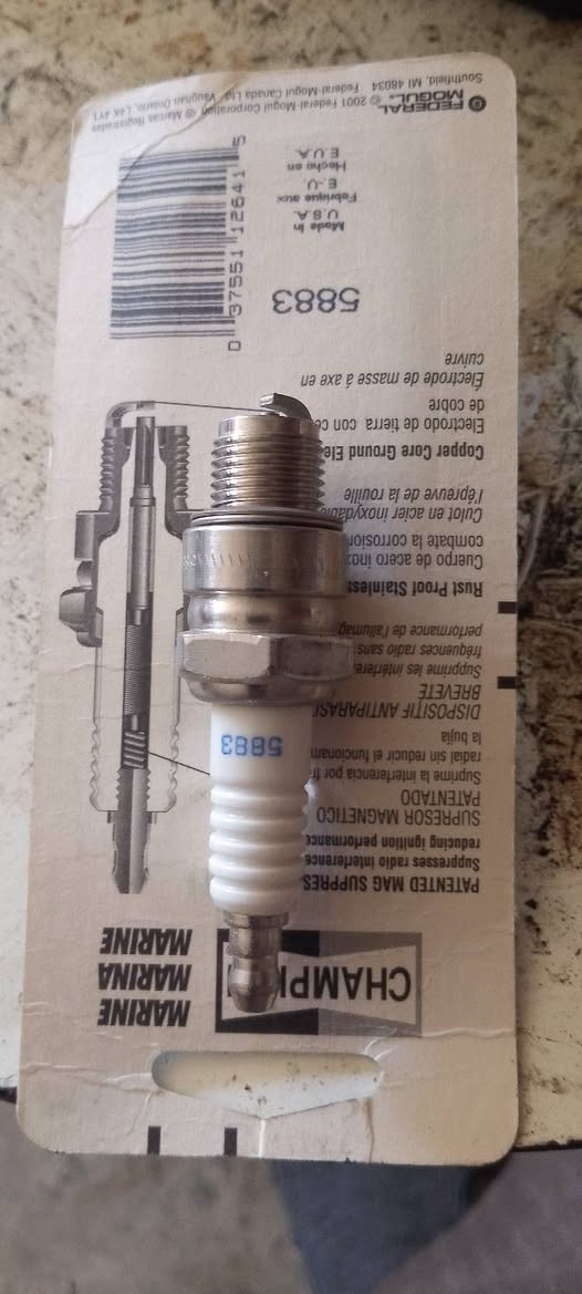 يوجد جميع المواد الاحتياطيه. لمحركات زوارق الصيد   يوج توصيل لكافة المحافظات. 
هاتف ***********
