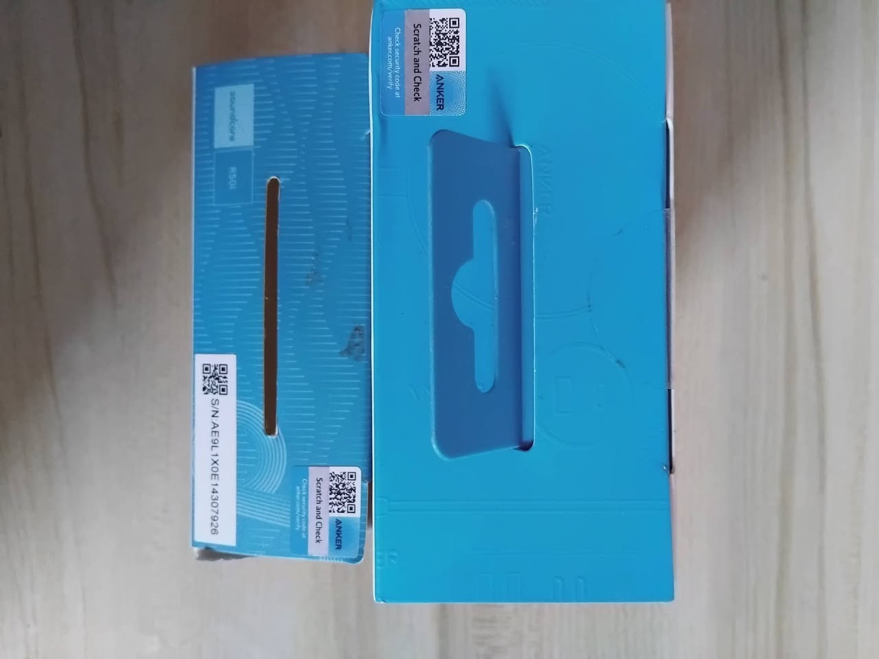 سلام عليكم
شباب سماعه Anker r50i اصليه شويه مهجومه 🙂 بدون كيبل و بدون التك الثاني بس تشتغل و شاحنه انكر مستخدمه هم اصليه مال ايفون 20w و كفرات ايفون 14 برو ماكس 
ذني جنت استخدمهن لجهازي 14 برو ماكس بس بعته و ذني ضلن 
السعر 20 الف وي التوصيل 
تواصل *********** 
مكاني ناصريه
