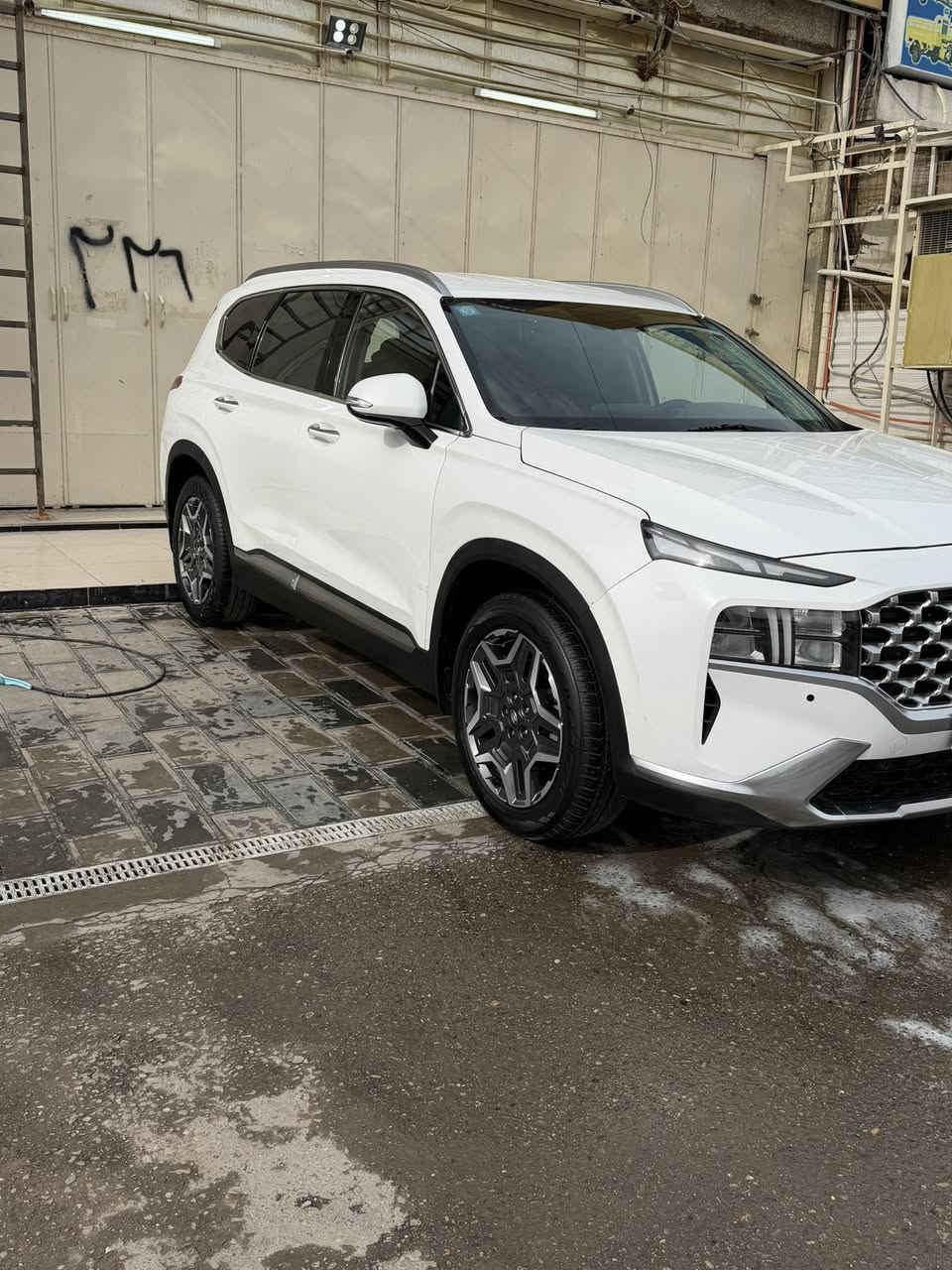 سلام عليكم
سنتافي 
للبيع 
خليجي 
موديل 24
محرك 6  سلندر
سبعة راكب
فول عدة بنراما
سونار ناشرة وياهة داخل صور
سيارة على ايدي ستلام شركة
رقم بغداد دولي بسمي
ماشية 49 الف
السعر235 ورقة وبيها مجال
مكاني بغداد الكاظمية
للبيع فقط
للستفسار ***********
