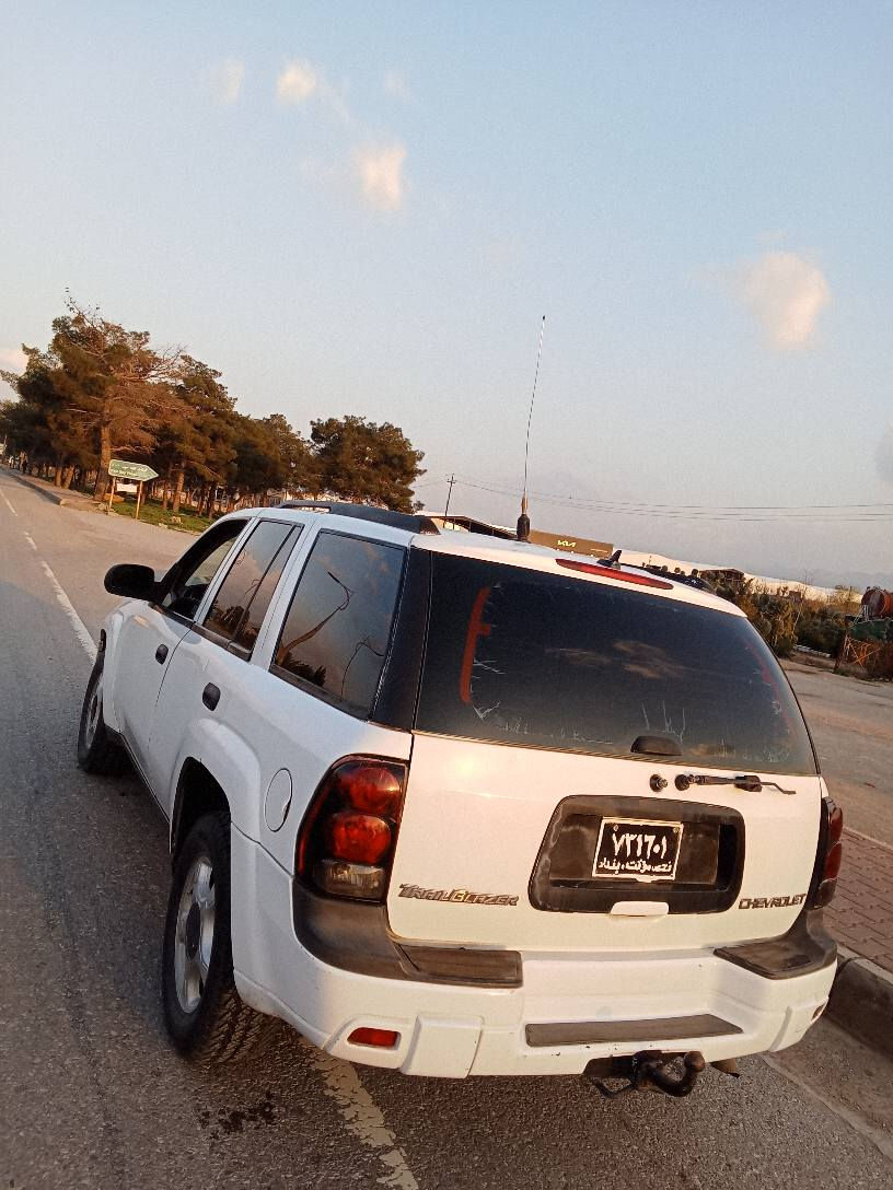 گلایزەر 2009
دوپارچە بۆیخ مزایدەیە ساغە
چەکوشی پیوەنیە
گێڕتۆماتیک دەبڵ گێر 
گێڕومەکینە بیلاد
تەبرید
هەمووگیانی بەشەرتی فحس
سعر بەلاش 45گەلاو مەجال
گۆڕینوەش دەکەم 
*********** السليمانية, العراق
