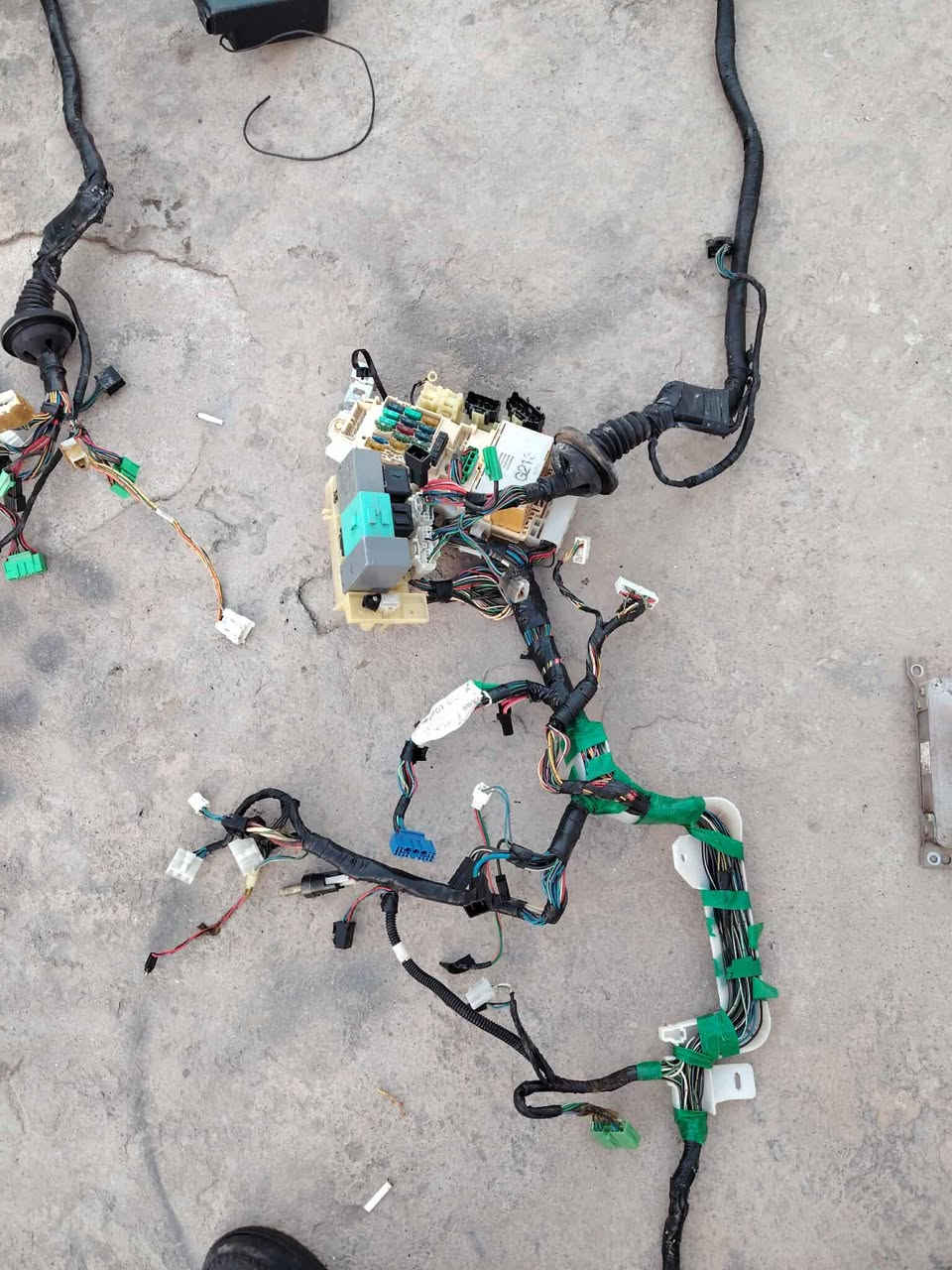 السلام عليكم 
طفيرة داخليه كاملة مكملة شرط أوربي شرط لا جلخ ولا تيب بي 

مال كيجات والساعه والجداحة والمسجل واضوية الداخلية مع فيش التدفئة حتى كلوب الجكمجة بيها 

سعرها مناسب

خاص او واتساب او اتصال 

***********
