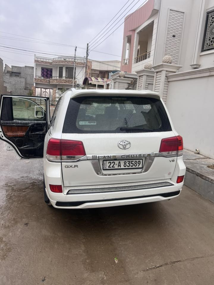 لاندكروز  محدث 21 تخم تاير صدر جديد منضومه زنون جديده السياره حلوه كلش وبالعافيه على الياخذه محرك 6 كير محرك مكفول السياره صبغ عام بدون كص بيع فقط السعر 250 $ بيع مستعجل للاستفسار الاتصال ***********.  أو ***********
