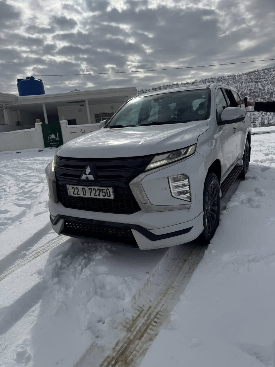 باجيرو سبورت خليجي 2020 سنويه بسمي مكفوله من الصبغ و الفتح و التبديل
محرك 3000 سته سلندر كير 8 نمر 
7 راكب 
بصمه ابواب وتشغيل 
فتحه سقف
حساس امامي خلفي جانبي
مري كهرباء وشفط
لايت زينون و متحرك ويه لستيرن بلاد
اوتو هول  
كروز سرعه 
داخل جلد احمر بلاد 
وضيعيات قيادة 2 ويل و  4 ويل ثلج وطين 
نزول منحدرات 
ماشيه 96
مكاني بغداد السيدية 
السعر 215
***********
اراوس جارجر فقط موديل 20 وفوك
