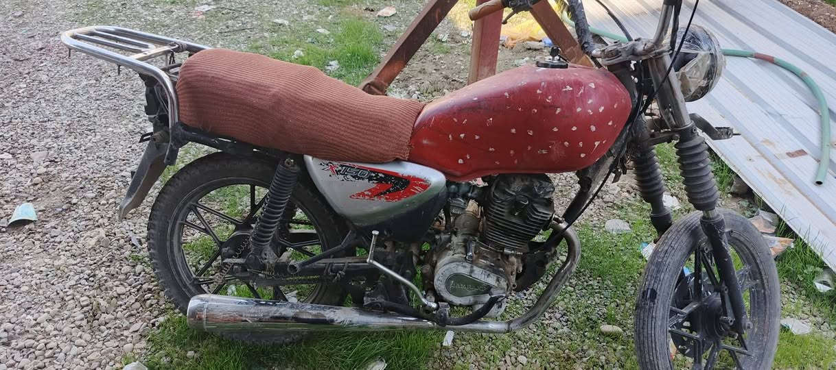 دراجه للبيع وراق كامله يردلها ترتيب مكان دراجه شهربان جعار  سعر 130الف  مناسبه ***********
