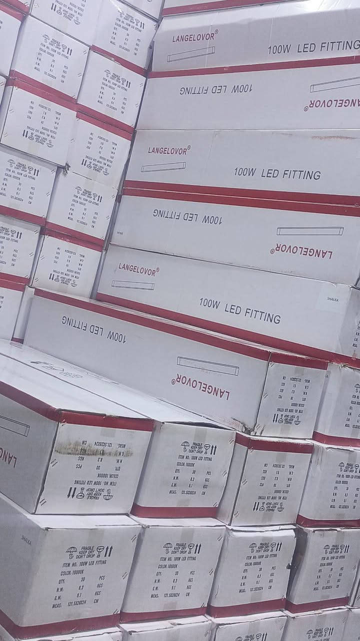 سلام عليكم وصول كميه من شمعه ٣ خط ١٠٠ واط ماركت رانج روفر والكميات خير من الله السعر الفين دينار الكارتون يحتوي ٣٠ قطعه ٦٠ الف توصيل جميع المحافضات مجاني قل طلب ١٠٠ كارتون ***********
