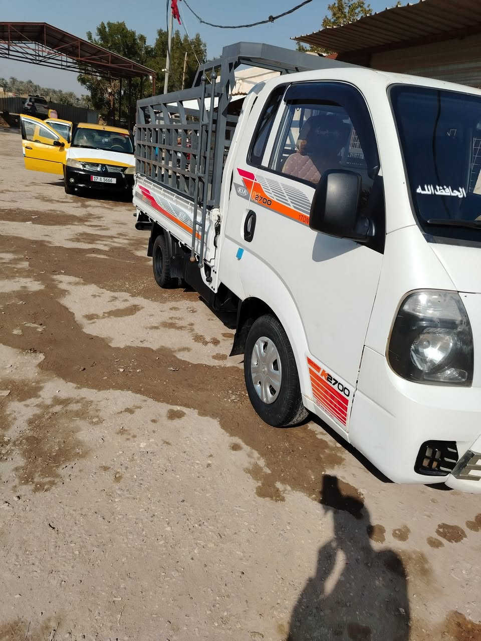 سلام عليكم ورحمة الله البيع كيه بنكو 2013 مكينه وكير وكسن وشاصي ورتم شاصي مكفولات تخم تاير جديد وهاذه رقمي *********** مكان السماوه
