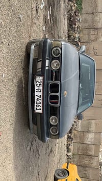 BMW 520 مفتوح كير عادي تدفئه تبريد بأسمي رقم انگليزي كركوك موديل 1990 ...