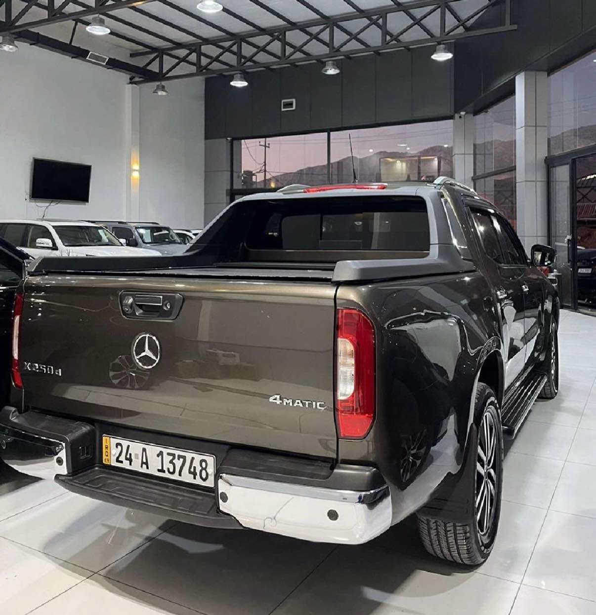 مارسيدس بيكاب 
وارد خليجي 
موديل 2018
مواصفات X250
155الف كيلو متر ماشي
محرك كاز يعني ديزل 
جاملغ واحد صبغ 
تاخم تاير وصدر جديد 
بشرط كلشي
شبر تعديل بارد 
سنويه جديد 
لوحات دولي جديد 
كير ومحرك بشرط
سعر 255بي مجال
قابل للمراوسه حسب قناعه
رقم ***********
مكان كركوك كركوك, العراق
