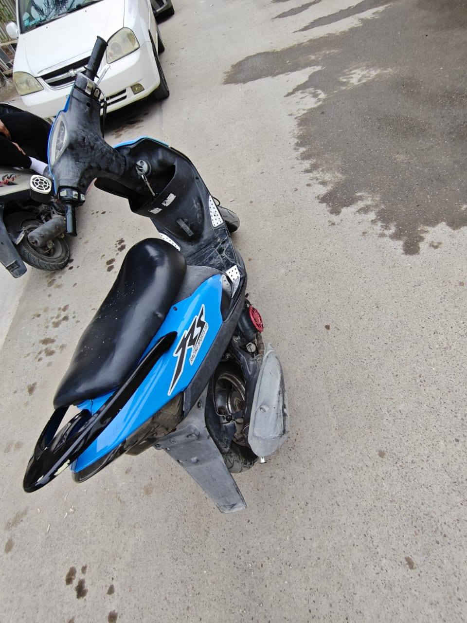 ماكس عدلة "عروسة لل بيع" 💎
‏المحرك: جديد  ما مفتوح برغي.
‏اللون: أسود بلادي ملكي.
‏الحالة: رمبة، صارلها شهرين من نزلت، أختام بلادية كاملة كفراتها موجودة كلها ختم واحد .
‏النواقص: سلف وبنز خلفي فقط (شغلات بسيطة).
‏السعر: 600 وبيه مجال للطيب.
‏المكان: بغداد - حي الجهاد.
‏الرقم: ***********
‏متواجد واتس اب
