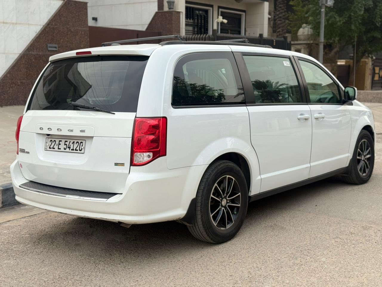 السلام عليكم
دوج كرفان 2018 وارد امريكي 
محرك 3600 V6 
7 راكب 
تشغيل عن بعد
بيبان خلفية كهرباء 
ماشية  65  الف مايل 
( حادثها بالمقدمة و رقم الشاصي و السونار مرفق بالصور ) 
رقم الشاصي 2C4RDGBG1JR243855

السعر 14,700 $
رقم اربيل 
مكانها بغداد / الاعظمية
***********
