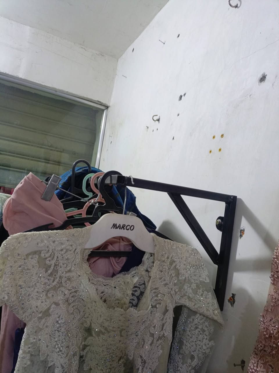 استان ملابس العدد 3 الواحد ب50
استان يتعلك بالحايط العد 3 الواحد 35 
جربايه عرض ملابس السعر 65


**إذا كنت صاحب هذا الإعلان وتريد حذفه لأي سبب، رجاءا أرسل رسالة إلى الدعم الفني**