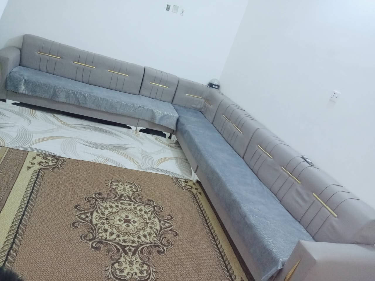 ديوان عشر مقاعد نضيف جدا استعمال قليل  ب200 مكاني حله ابو خستاوي


**إذا كنت صاحب هذا الإعلان وتريد حذفه لأي سبب، رجاءا أرسل رسالة إلى الدعم الفني**