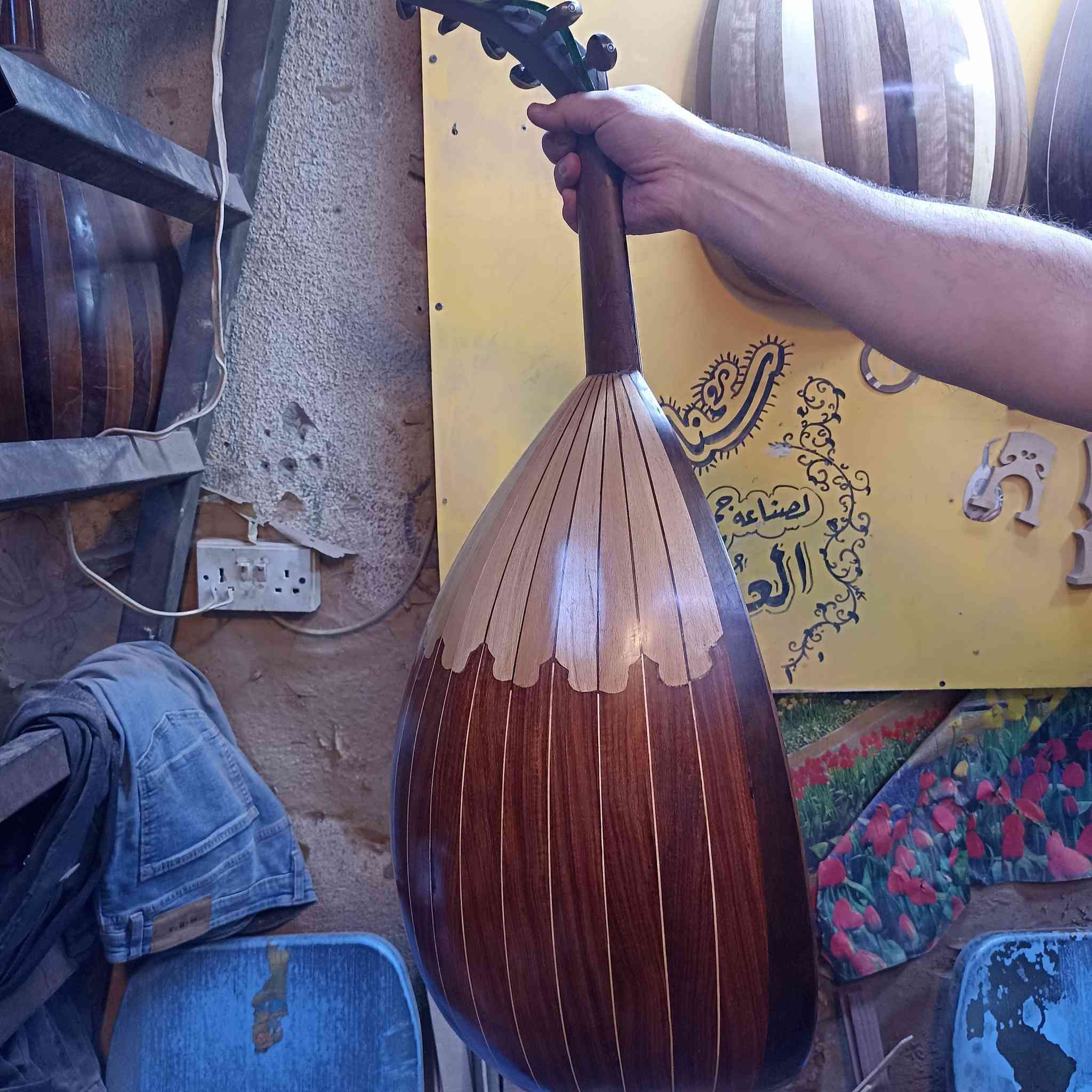 السلام عليكم (( مكلف بالنشر ))
صناعة الاسطة سمير رشيد النظافة كدامكم
رقم 📱 صاحب العود (( ***********))
مع تحياتي لكم 
باسل الجراح
