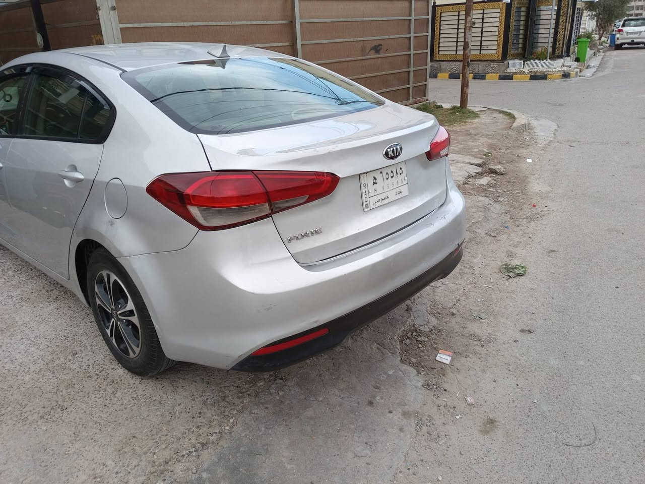 كيا فورتي وارد موديل 2017 السيارة بحالة ممتازة للبيع 115 ورقة العنوان بغداد حي  للاتصال ***********
