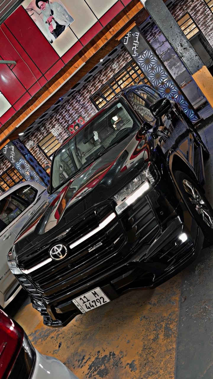 يعلن معرض بيت شريجي👑 عن وصول تويوتا لاندكروز black edition فول الفول 1/1 اصلي بلاك بلكامل بلادي ومغلفه ppf اصلي ومكفوله وماشيه 19 الف حقيقي 5 كامرات لمتدد مختمه بلكامل ختوم black
2024 لسياره مرقم بغداد فول شاشات وتطبيق  مكفوله نستقبل بيع او مراوس العنوان كوت حي لحكيم 🧿
#تويوتا_ لاندكروز_2024 gxr limited✈️
اللون: اسود black 
عداد المسافات19km 
المواصفات:  رقم بغداد فول مواصفات ١/١
شباك لد
سلايد(فتحة قمارة)
كراسي جلد اصلي(بيجي)
كراسي اثنين كهرباء
تبريد خلفي شاشة
شحن الهاتف لاسلكياً
ثلاجه
كروس سرعة 
خمس بصمات
فول تحكم استيرن(جهتين امامي+جهتين خلفي)
شاشة عرض الاعطال
صندوك كهرباء(شفط)
فتح صندوك تلقائيا  
دبل كير(عادي+اوتوماتيك)
ناقل حركة ٨ نمر
دبل حساس(امامي+خلفي)
نظام تحكم بمستوى الضوء الداخلي
مانع تزحلق
نظام فتح الابواب لاسلكياً
فور ويل
شاشة امامية كبيرة اصلية
شاشات خلفيه تطبيق 
كامرة خلفية اصلية
تشغيل عن بعد
دوسات كتابة landcruiser
اشارة بالمري
مري كهرباء(شفط)
لايت عدسة زنون(عالي+ناصي)
لد امامي
#ويل_20_الجديد_كليا
#سستم_صوت
مدخل
CARPLAY
‏BLUETOOTH 
‏AUX
‏I POD
‏USB
‏CD
سعرها 740وبيها مجال 
للاستفسار الاتصال بِنَا على الأرقام التاليه

  حسنين ‭0771 508 5598‬ واتساب او اتصال
