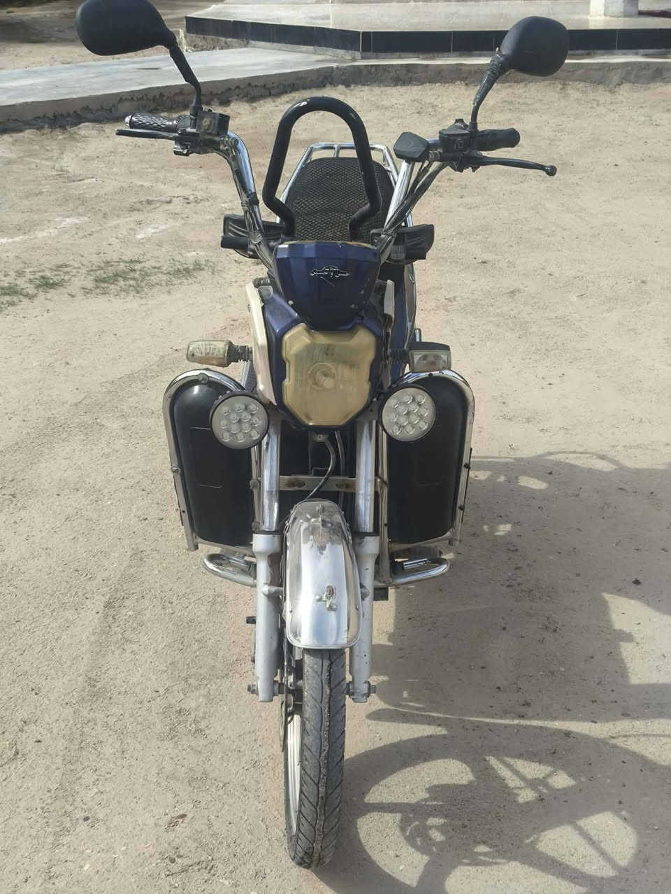 السلام عليكم
دراجه شحن هارلي نوع حسن وحسين كهربائيات كلها شغاله
العقل بلادي مامفتوح
🔋بطاريات  تقرة 9 عل فحص🔋
السعر250 الف 
رقم الإتصال (***********)
العنوان الكرمة الصبيحات
 متواجد عل رقم فقط بي واتساب
