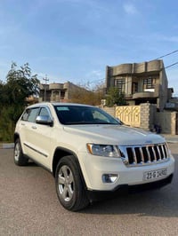 جراند شيروكي لاريدو • ٢٠١١ • وارد أمريكي