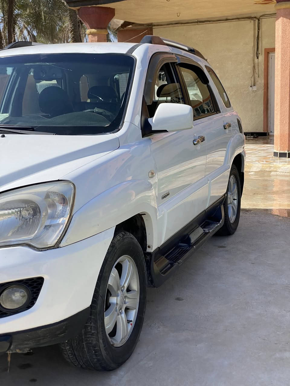 السلام عليكم للبيع سبورتج موديل ٢٠٠٩ رقم بغداد مشروع وطني سنويه جديده سياره مكفوله من الضربه والصبغ فقط البنيد مصبوغ اثر شخوط باقي السياره كفاله كير ومحرك كفاله صدر امامي خلفي جديد دواخل جديده سياره جديده السعر ١١٢
مكان ديالى الخالص 
***********/***********
