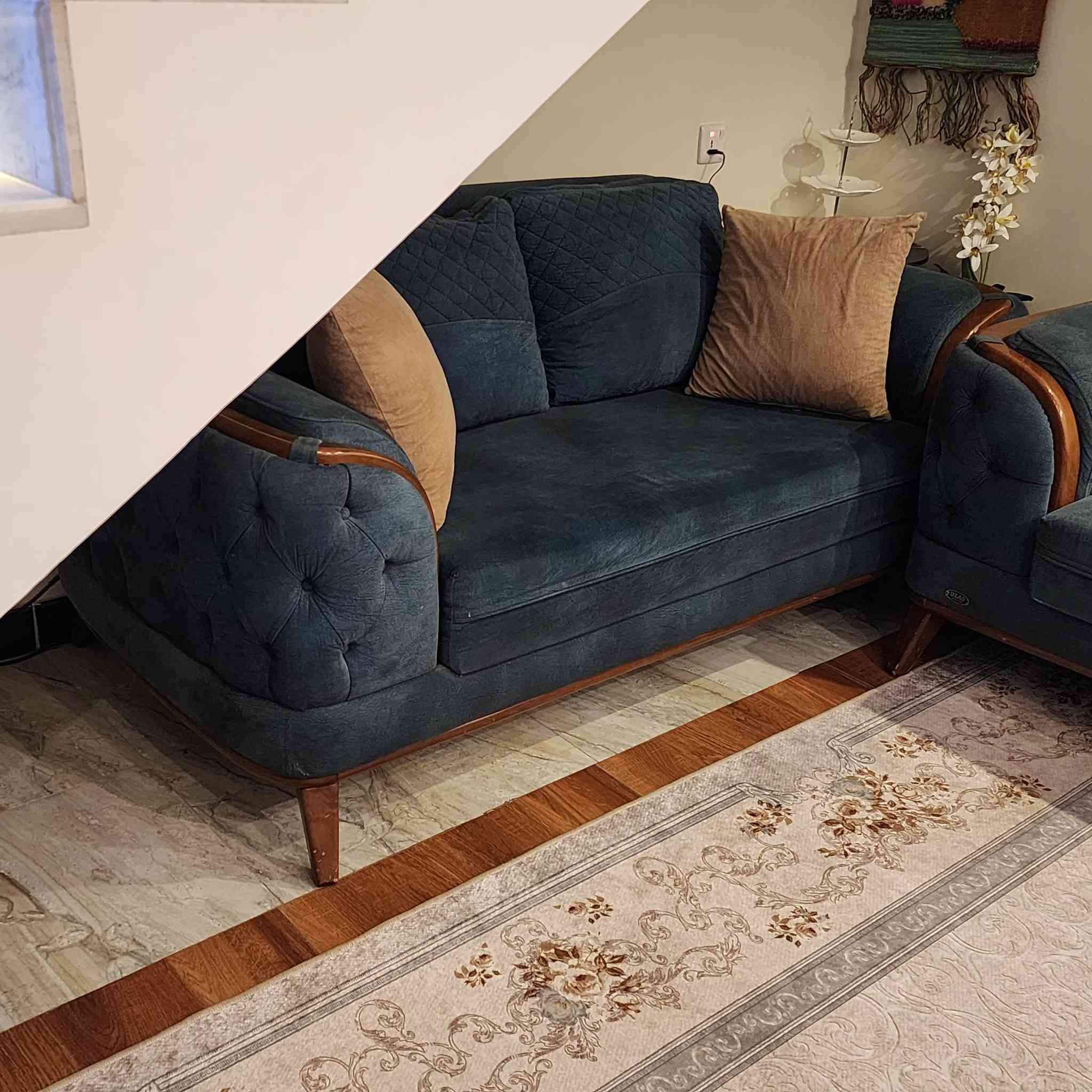 السلام عليكم ..
تخم تركي اصلي ماركة (Ulas Koltuk)
 10 مقاعد مستخدم نظيف جداً ..
سعر (مليون💵) وبي مجال بسيط 
رقمي: ***********
عنواني:بغداد الدورة شارع 60 منطقة ال120
