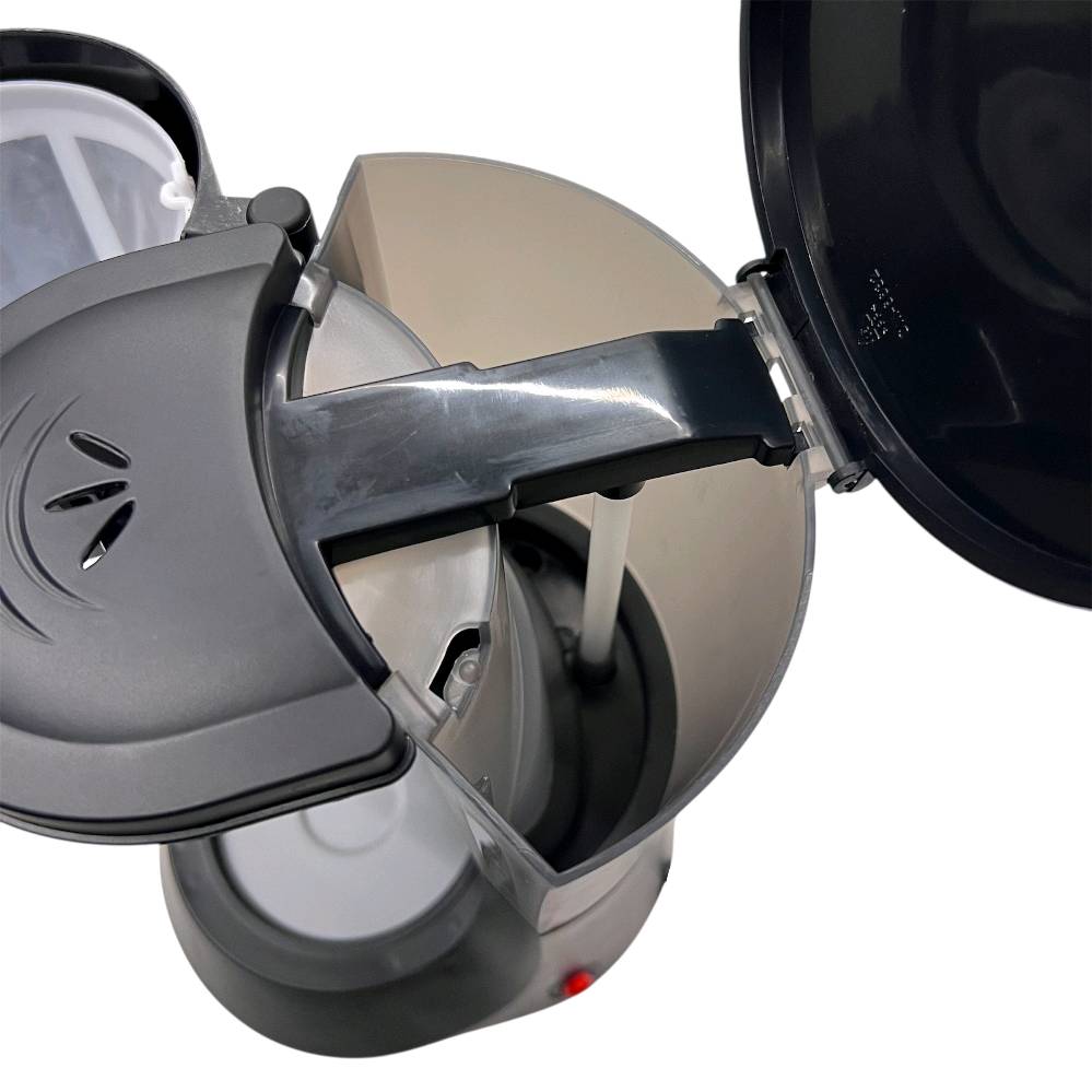 ✨☕ خلي نكهة القهوة تملي يومك بكل دفء وأناقة!

صانعة القهوة ماكسويل MW-1650 BK بتصميمها الأنيق وقدرتها العملية تخليك تحضرين قهوتك المفضلة بسهولة وبمذاق ولا أطيب 😍

• 4–6 أكواب جاهزة بدقائق — perfect لصباحك ولضيوفك ☕💛
• نظام تنقيط يعطيك نكهة غنية ورائحة تعبي المكان 💨
• فلتر نايلون قابل للغسل وإعادة الاستخدام ♻️
• قاعدة تسخين تحافظ على القهوة دافئة دوم 🔥
• خزان زجاجي مقاوم للحرارة ومؤشر مستوى الماء لراحة أكثر 👌
• تصميم صغير وأنيق يناسب أي مطبخ ✨

ابدئي يومك برشفة مزاج… ورائحة قهوة ما تنسى! 🌤️☕💫