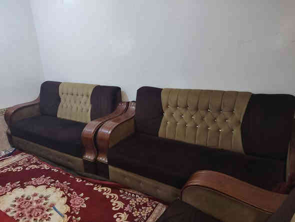 السلام عليكم تخمين للبيع ٦ قنفات و٤ كراسي اللون مثل ماموضح أمامكم السعر 650 وبي مجال 
الهاتف. *********** بي واتساب
