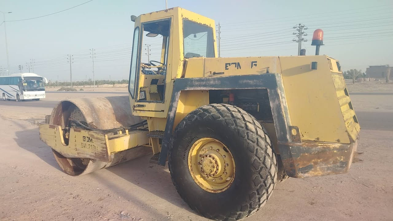 حادله بوما البيع  *********** السعر ٢٩٠ وبيه مجال
