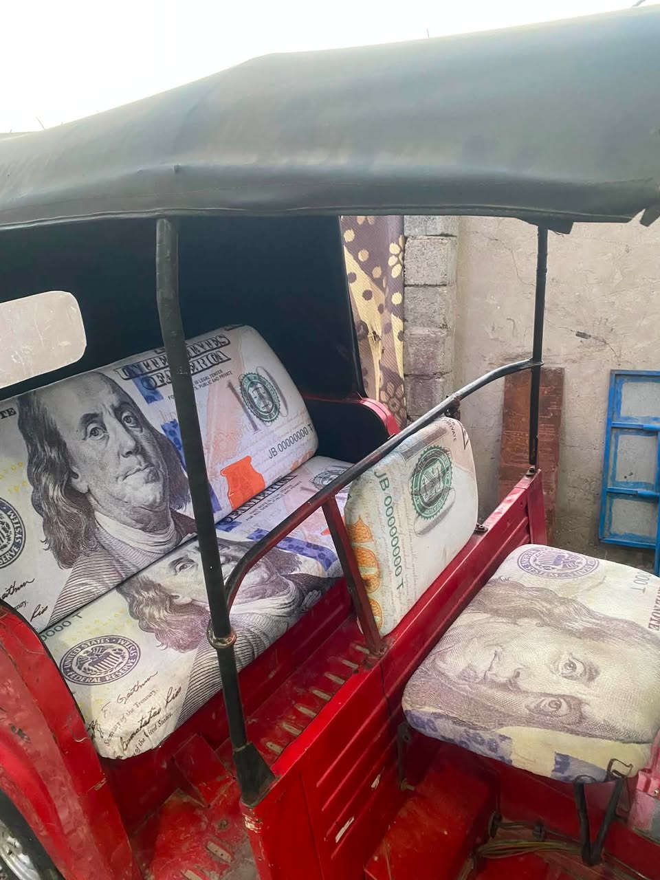 سلام وعليكم تكتك بياجو مديل 18 أوراق كامله شغاله تكتك محرك مالته بلادي كهربائيات شغله سعر مليونين وبيها مجال مكان بغداد زعفرنية ***********

