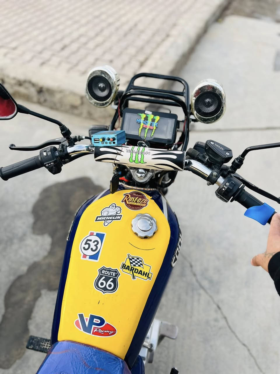 اسلام عليكم تايكر موديل 24 شرط نضافه فول  مامفتوح 
السعر625وبي مجال او مراوس بغير لون


**إذا كنت صاحب هذا الإعلان وتريد حذفه لأي سبب، رجاءا أرسل رسالة إلى الدعم الفني**