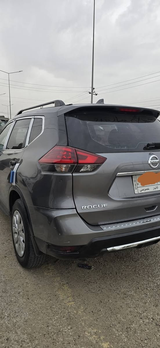 نيسان روج امريكي موديل ٢٠١٨ ظررها بسيط جزء من الجاملغ اليمنه وجزء من الباب رقم انبار السعر ١٣٥ بي مجال  محرك ٢٥٠٠ كير محرك مكفولات ...مكانها...الرمادي..للاستفسار ***********
