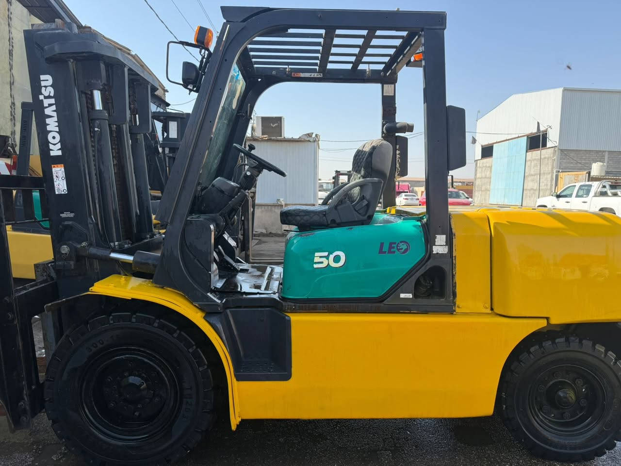 للبيع رافعه شوكيه 5 طن موديل 2007 اصل مكينه كمنز سوبر كير نمرتين الرافعه جاهزه للاخير بوجه للشغل مكاني البصره صناعيه حمدان *********** مامتواجد عل فيس اتصال
