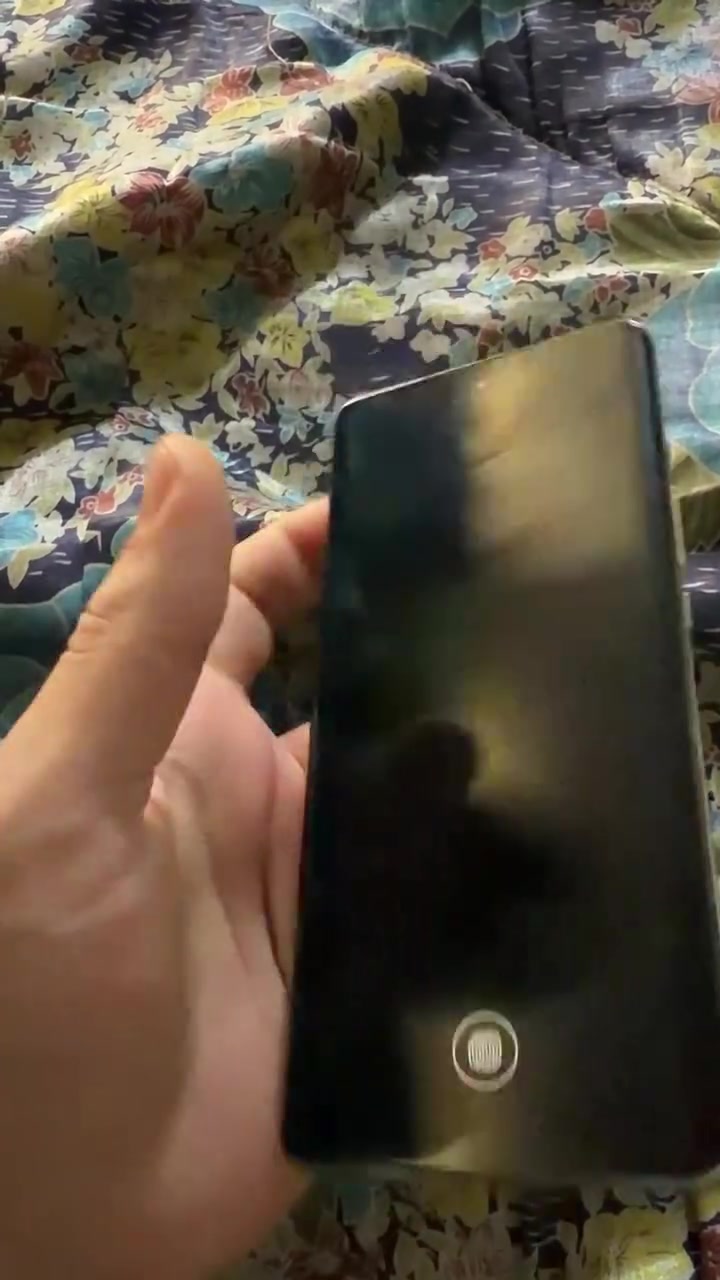 جهاز honor x9b 5g ذاكرة 256GB مستعمل بحالة ممتازة
الجهاز مستعمل بحالة ممتازة اداء كلش قوي شاشة غير قابلة للكسر يجي ويا شاحن اصلي مال جهاز وكارتونة الجهاز السعر 275 الف وبي مجال بسيط للتواصل *********** مكاني الدورة ابو دشير
