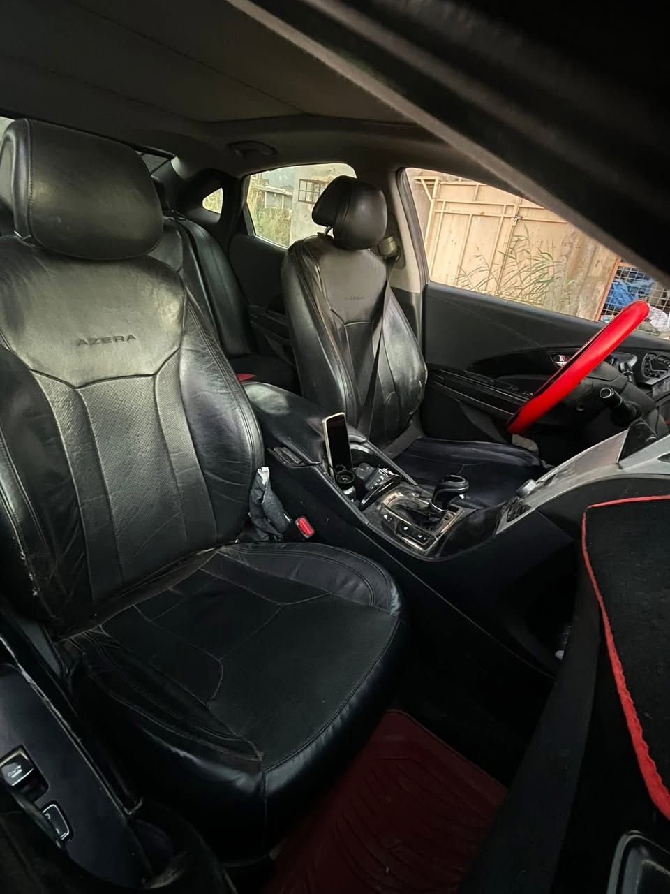 البيع او  مراوس تكسي بال ازيرا نزل ازيرا فول في اي بي موديل 12 خليجيه مابيها ضرر ولا معجون بيها صبغ كلير الجامرلغ امامي والخلفي  السياره فول كشنات تدفئه تبريد بانورما بردات بلاديه كهرباء  محركها2400.  سعرها 112 وبيها مجال بسيط ***********
