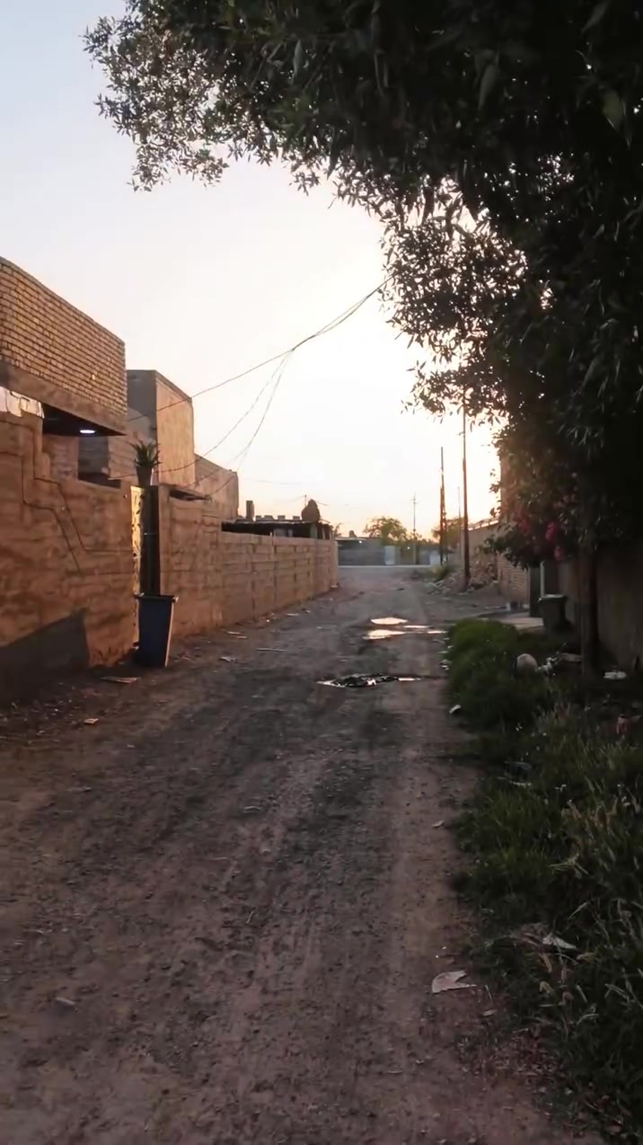 يا الله بيت للبيع بناء طابوق سقف عكاده بيت جدا نضيف
مع قطعه مساحه البيت تقريباً 180 والقطعه كذلك 
عنونه كوت حي الجهاد زنابره قرب حسينية ام البنين.
للاستفسار الاتصال على الرقم أو مراجعه مكتب الزاملي للعقار 
***********
