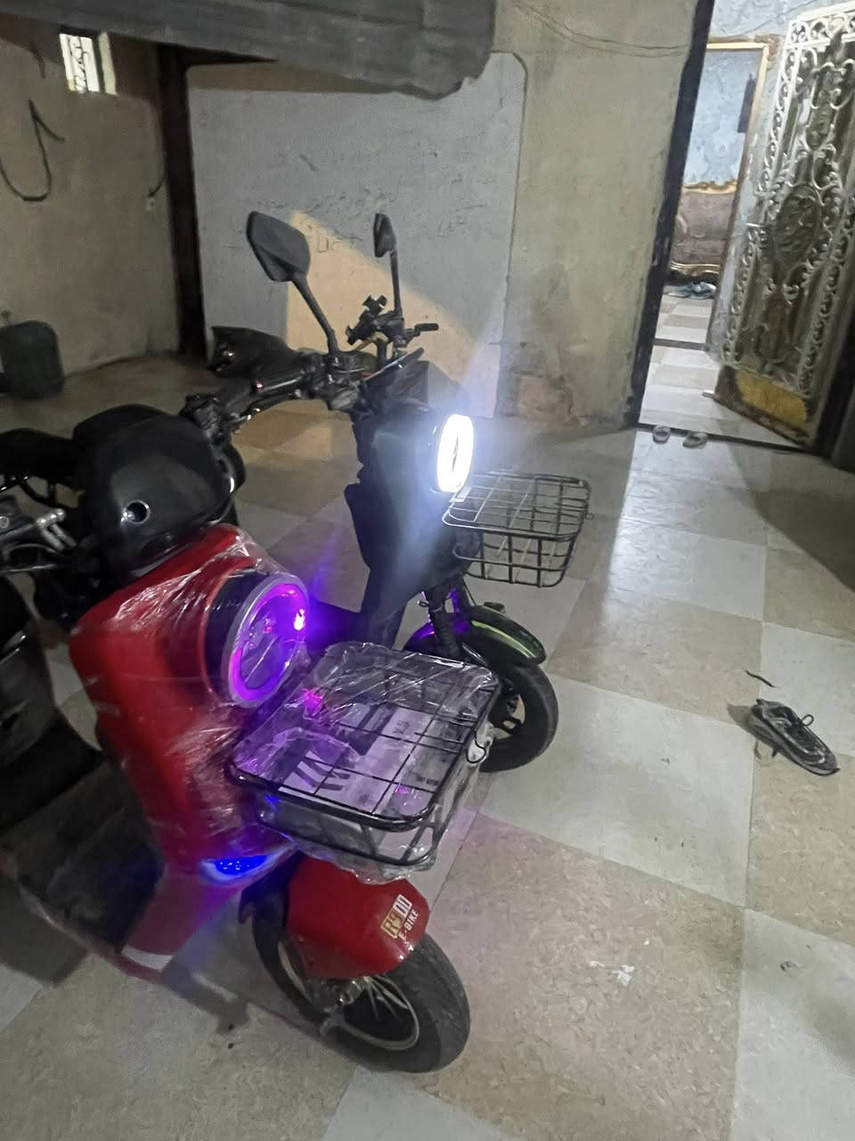 دراجات شحن 2 للبيع كفاله عامه سعرا 900وبيهن مجال قليل ثنينهن كفاله عامه وذا تريد وحده راسني واتساب *********** مكاني حيانيه
