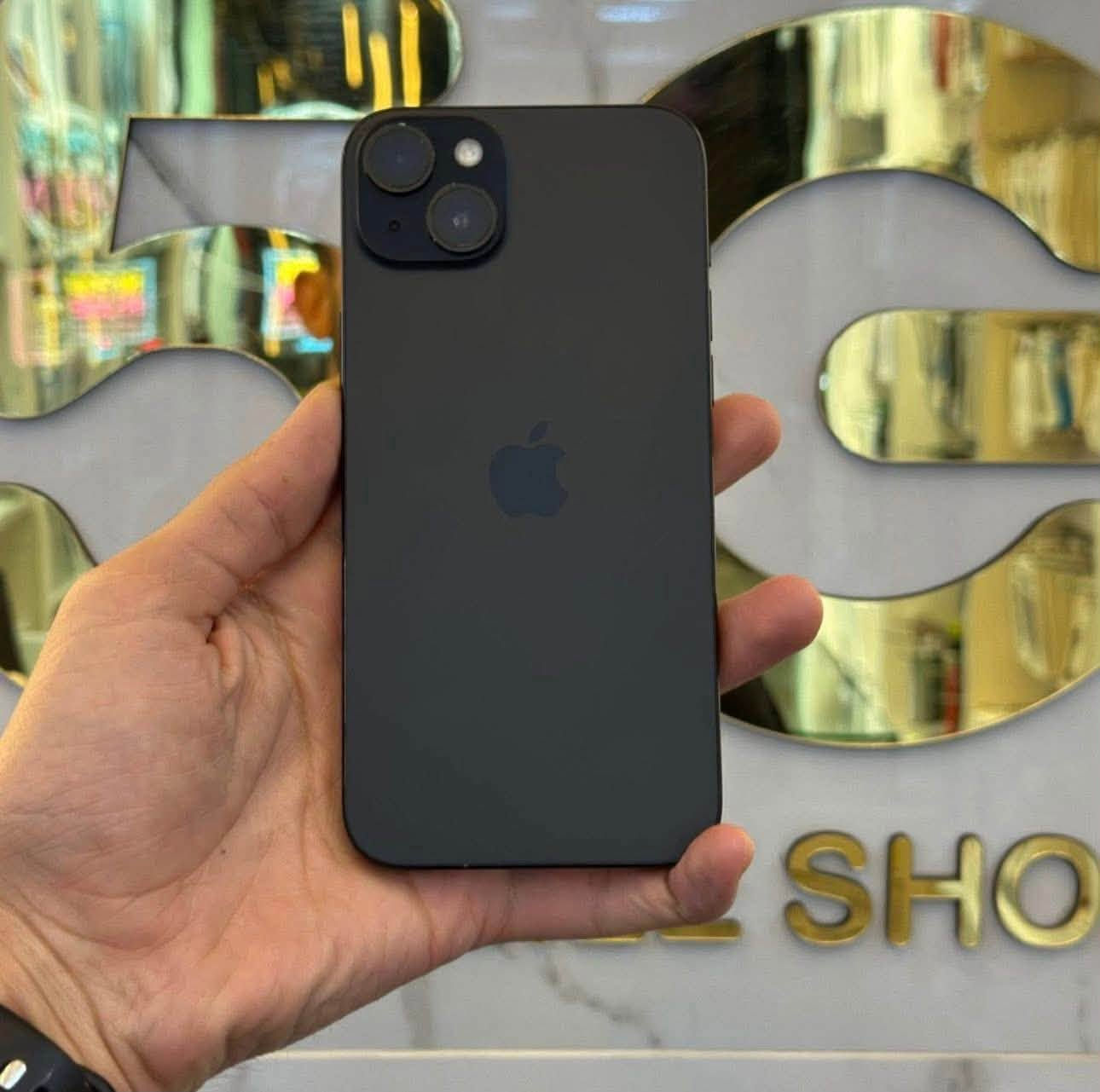 السلام عليكم 
* ايفون 📲 15 بلاس
* لون اسود  مميز 
* بطاريه🔋92
* ذاكره 256  
* دبل خط ZA 
* مكفول كفاله عامه من فتح وتصليح  
* كيبل وياه فقط
* السعر / 775 
* العنوان/ بغداد المنصور توصيل متوفر
* للتوصل /***********
