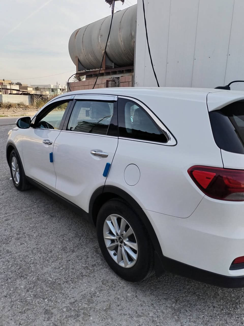 سلام عليكم
سورنتو 2020 أمريكي ٦سلندر
              كير 8 نمر 
 7 راكب ماشيه 46mi
حادثه فقط تبديل جاملغ أيسر بدون دواخل بدون ايرباك
شاشه كبيره
4وضعيات قياده 
4جام اوتو 
تحكم استيرن جهتين
رقم أربيل تحويل او وكاله موجود

  العنوان واسط العزيزية
للستفسار الاتصال ***********
