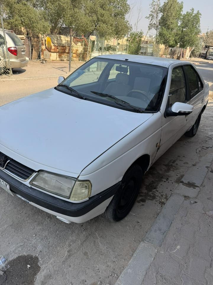 سياره بيجو ٤٠٥موديل ١٤ مكينه وكير فرنسي صارلي فتره من شادهن بيدي حداديه وتخم تاير هم مبدلهم ٤٠وبيه مجال قليل رقمه بصره سياره موجوده بل العماره راعيه وكلاله او مداور جاهز
***********
