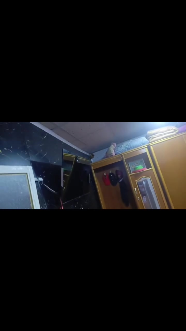 بيت للبيع جمهوريه جديده ثالثه قرب مستوصف الوصي خلف بانزين خانه قرب مدرسة الصادق بيت متكون من غرفه ست امتار في اربعه وصاله وتخاريج بيت 80متر سعر كلش مناسب البيت تجاوز  ***********
