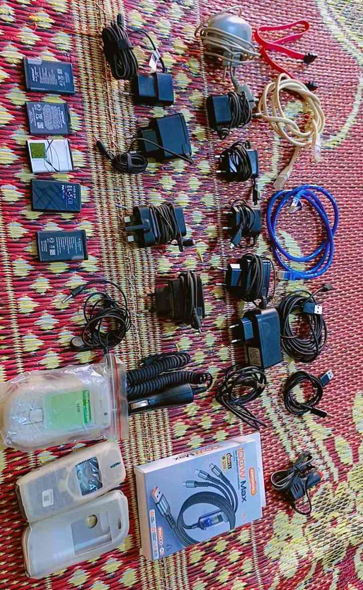 شاحنات منوعه وكيبلات متنوعه وكفرات نوكيا التواصل/*********** كربلاء, العراق
