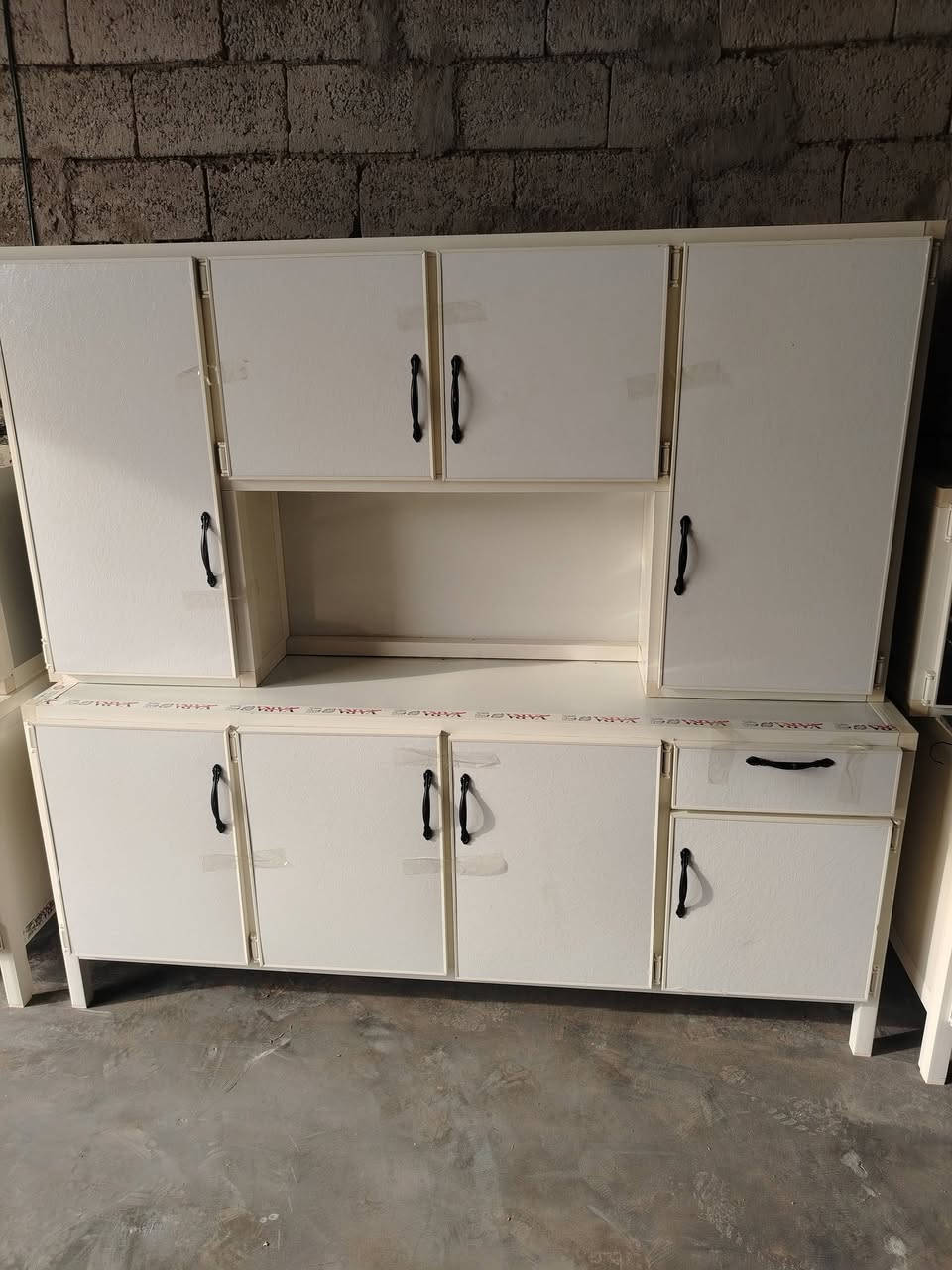 كاونترات مترين ومترين ونص ومتر ونص تخم يجود حسب الطلب ولقياسات ول  لون بسعار تنافسية عناوانة بلدروز مقابيل مدرسة ثقافة مجاور مول انفنتي ***********/ ***********
