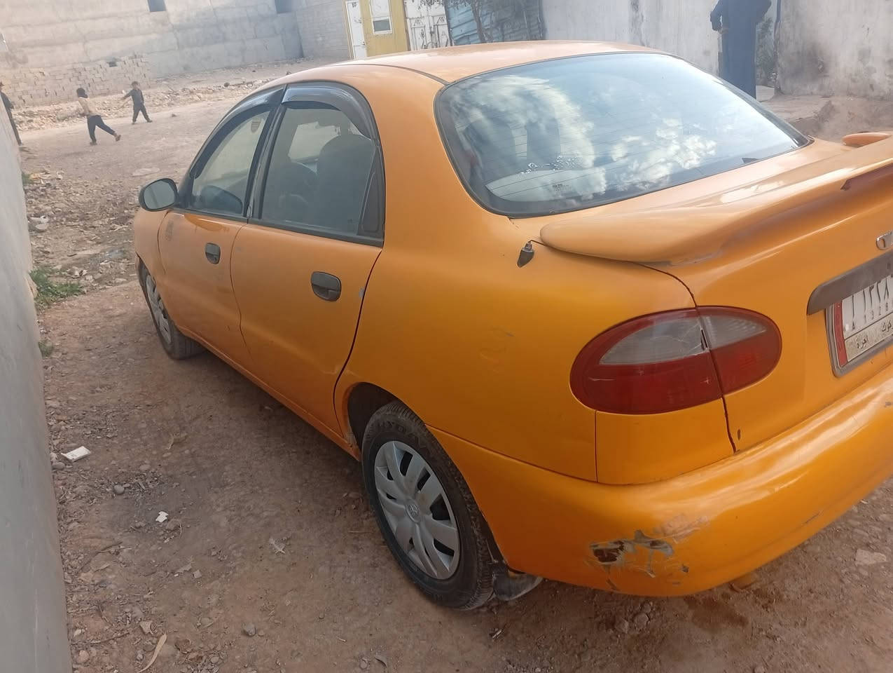 دايو موديل 98 سياره حلوه ونظيفه صاحب شرعي موجود تريد تحويل تريد وكاله محرك وقير شرط محرك طبخ اسود سعر 20 وبيها مجال السياره جاهزه كهربائيات كل كل الكهربائيات شغاله ***********
