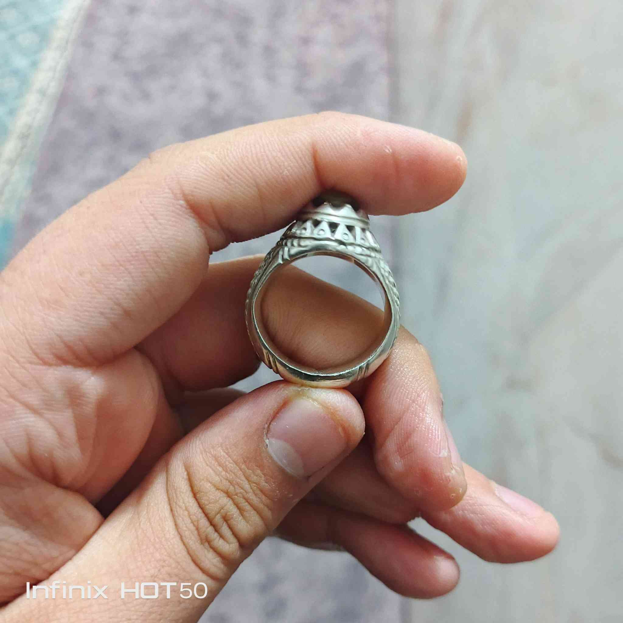 السلام عليكم 
سليماني عينين قديم عيون صريحه
صياغة يدويه ثقيله 
طول الحجر 1 سم 
السعر 160 الف مع التوصيل 
للأستفسار والحجز خاص


**إذا كنت صاحب هذا الإعلان وتريد حذفه لأي سبب، رجاءا أرسل رسالة إلى الدعم الفني**