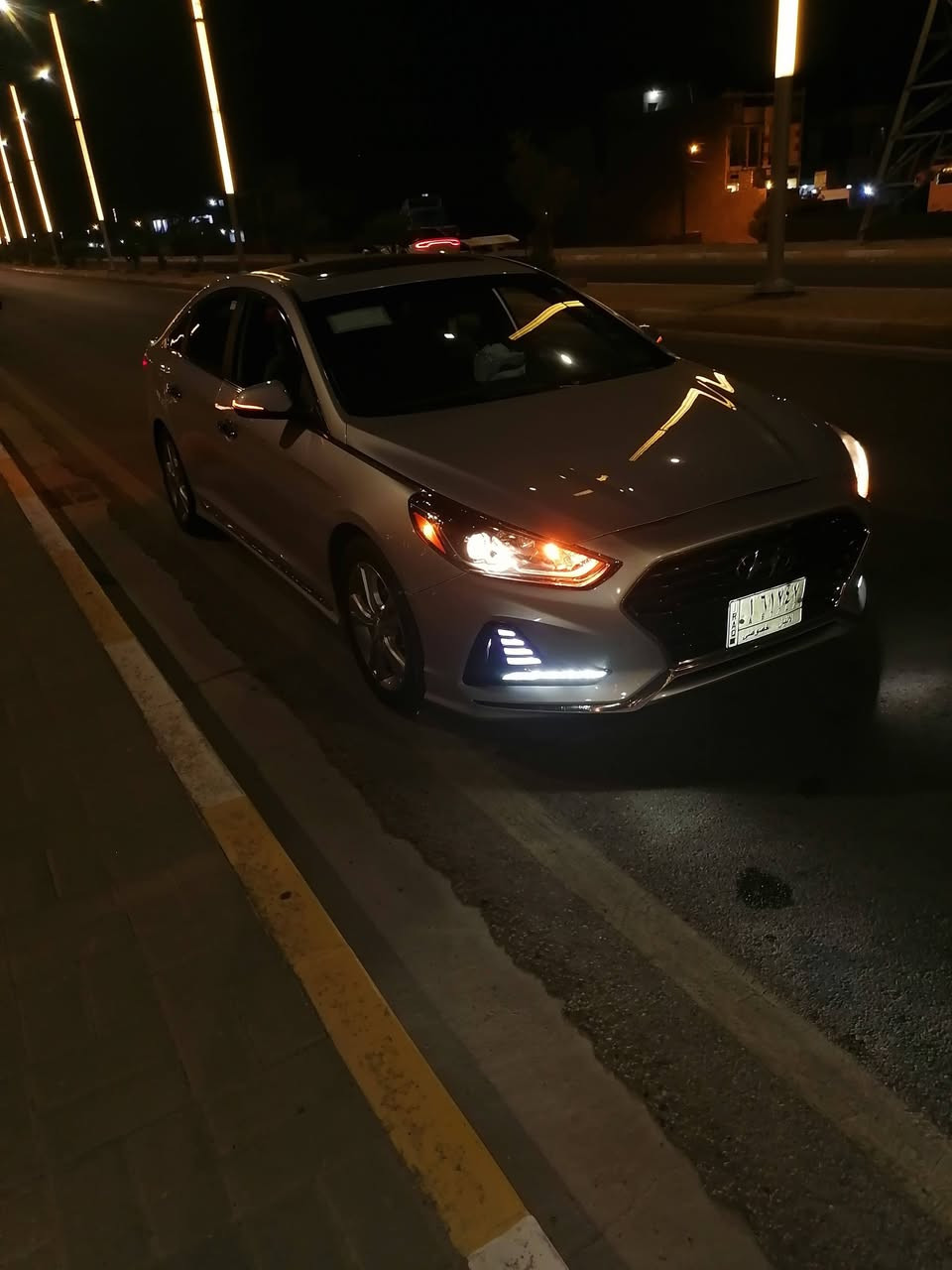 سلام عليكم للبيع سوناتا 2018 السياره فول موصفات مكفوله كفاله عامه الاضربه ولا صبغ عله وضع شركه السياره بسمي تحويل مباشر ثاني يوم مكاني الرمادي حصيبه الشرقيه السعر 145 وبيها مجال بصيط رقمي ***********
