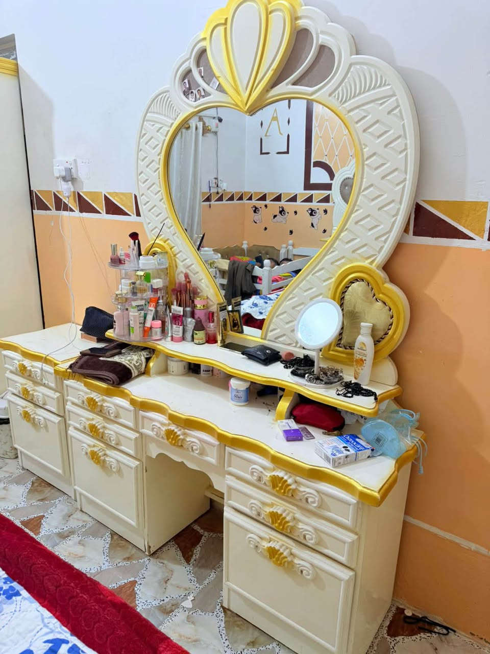 للبيع غرفه نوم 800 الف بيها مجال خشب
عراقي رقم ***********

