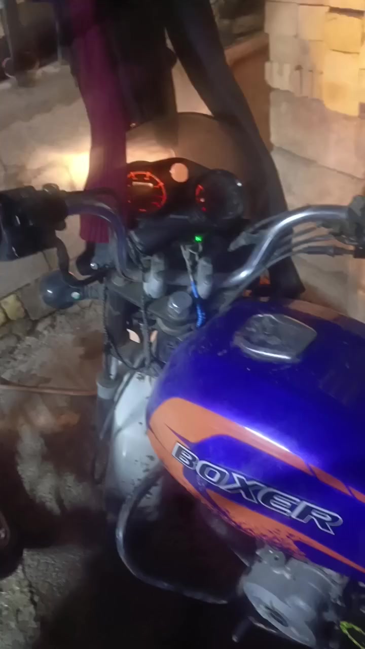 سلام عليكم دراجه بوكسر لبيع دراجه بيه خيد تبخير كلشي شغال بيه جانت متروكه عادت نشر من وعتات كذابه  مكاني لبلديات*********** سعر تلثميه وخمسين قفل

