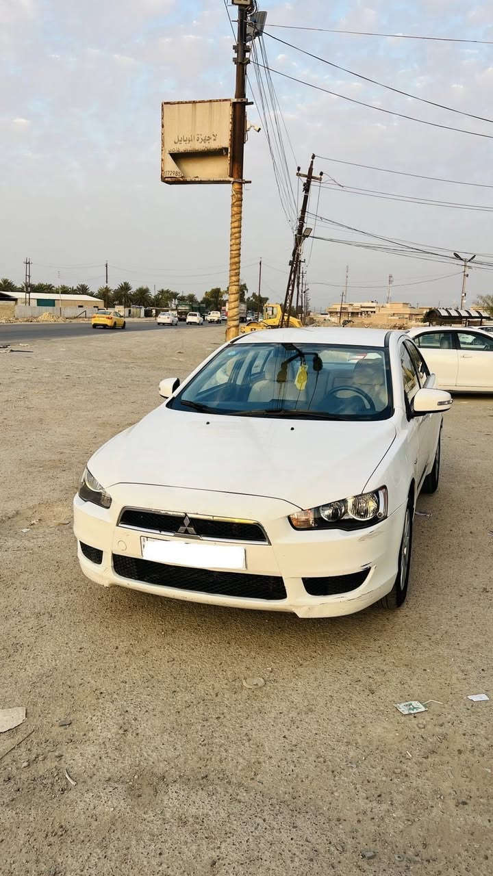 السلام عليكم 

لانسر 2016 شكل القرش 

مكفولة من الصبغ 

بيهة بارد قليل 

كير مكينة تبريد حدادية 

كفالة عامة 

رقم بغداد الجديد 

سنوية بسمي 

شرط التحويل

 مكينة 1600

شاشة 

كامرة خلفية

تحكم ستيرن 

مكاني بغداد 

والستفسار 

***********
