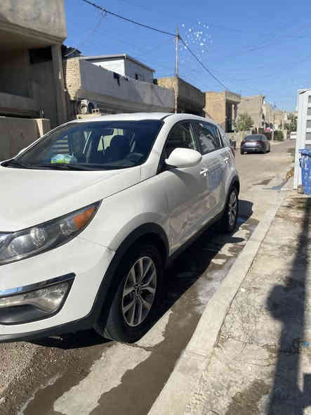 السلام عليكم سبورتج وارد امريكي موديل ٢٠١٥ السياره حادثهه دعاميه مكسوره فقط كفاله عامه لا فتح ولا صبغ ولا تبديل نص موصفات السياره من امريكه الهسا عدنه ماشيه ٩٢ عنواني شهداء السيديه *********** السعر ١٤٧ وبيهه مجال كلش بصيط
